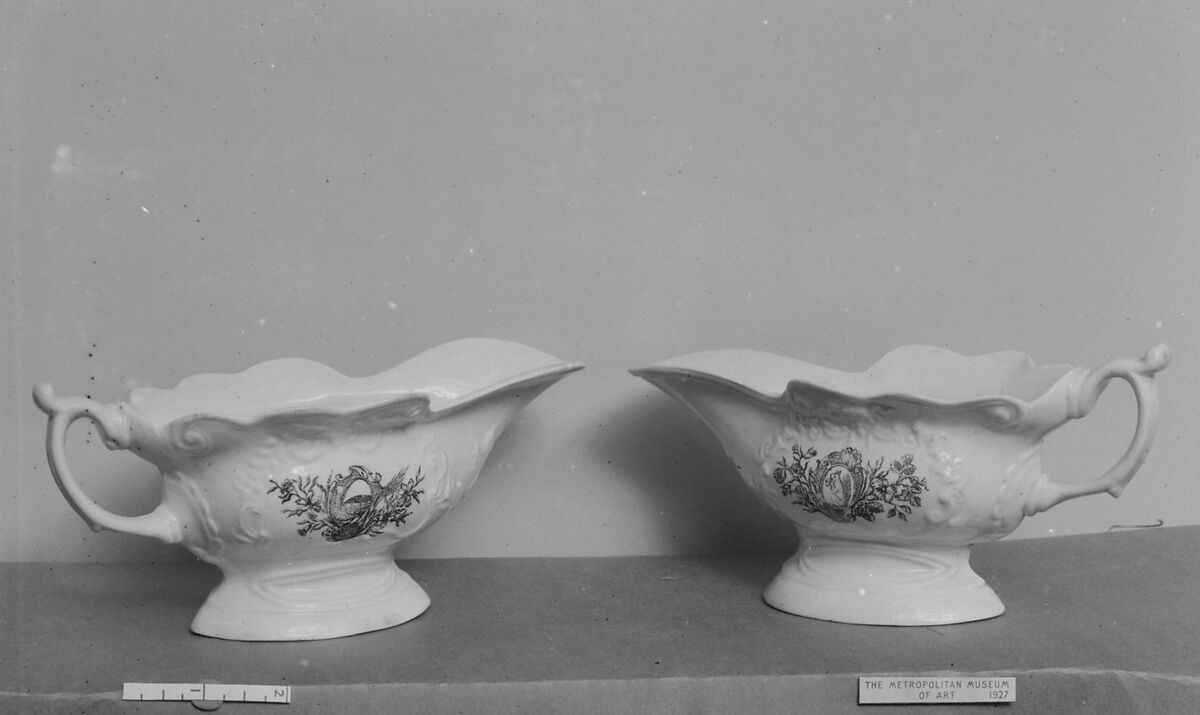 Pair of sauceboats, Worcester factory (British, 1751–2008), porcelain, British, Worcester 
