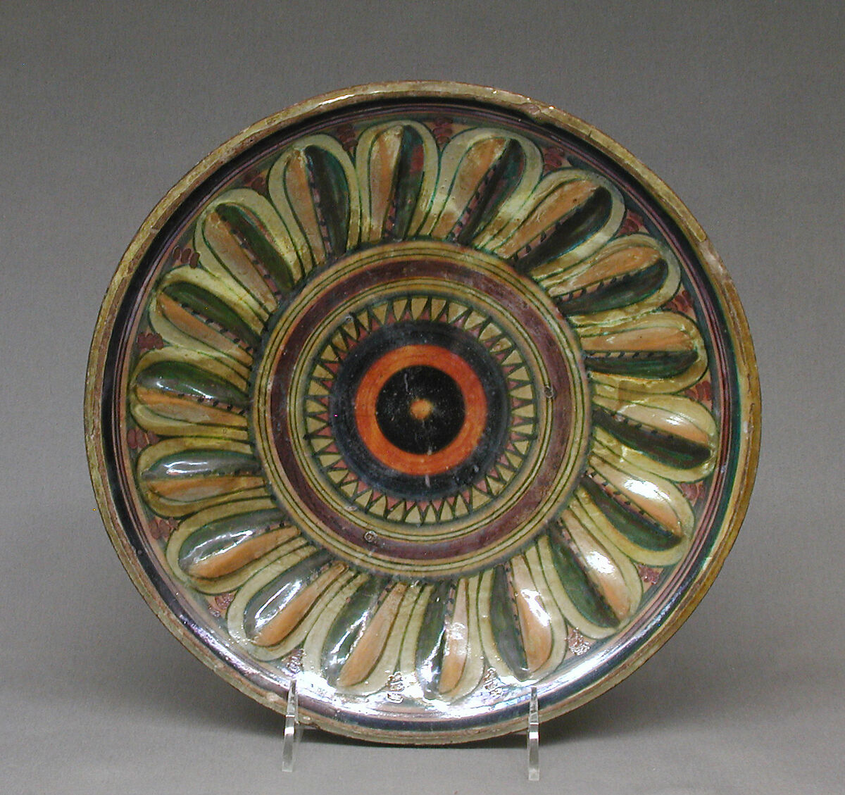 Plate, Maiolica (tin-glazed earthenware), Italian, Gubbio 