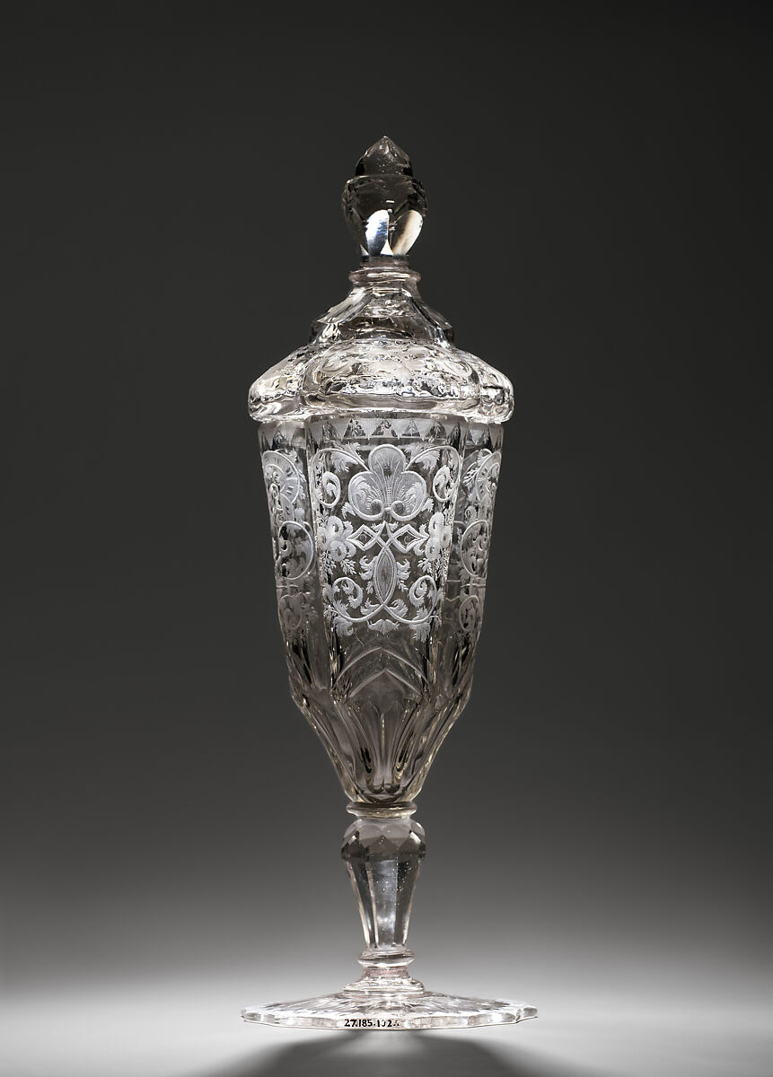Standing cup with cover, Glass, Bohemian, Riesengebirge (Krkonoše)