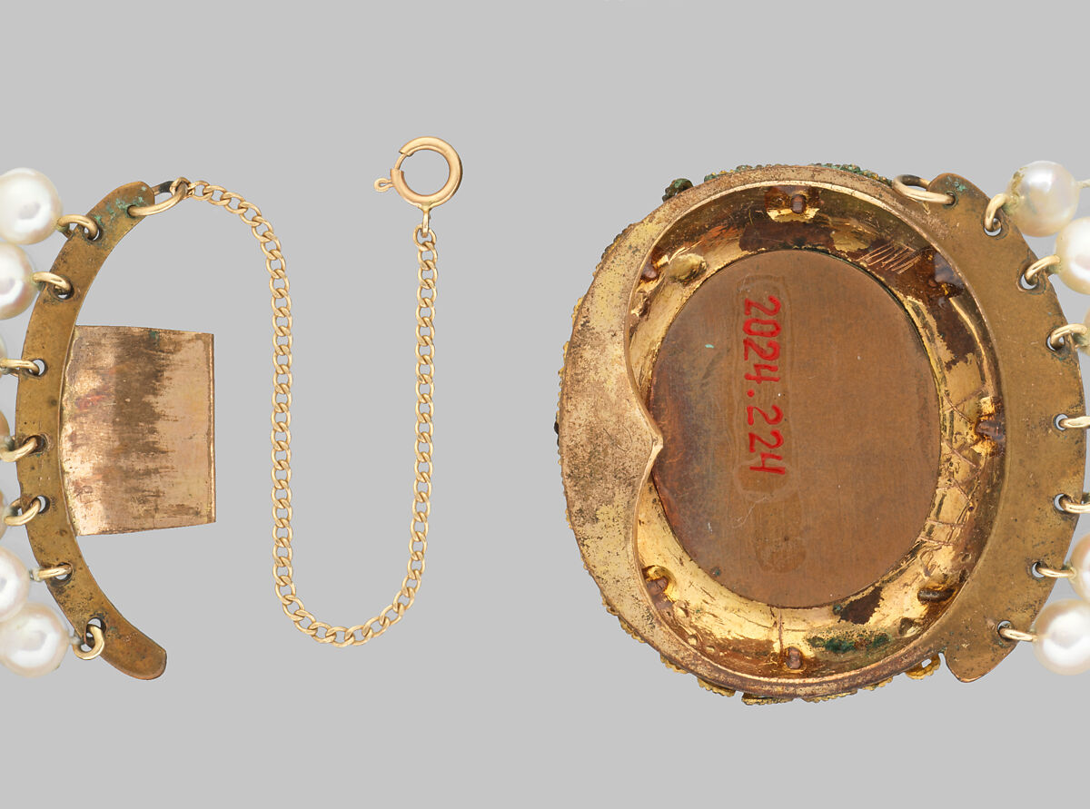 Lover's Eye necklace, Watercolor on ivory set in a gold case attached to a seven strand pearl necklace, Probably British