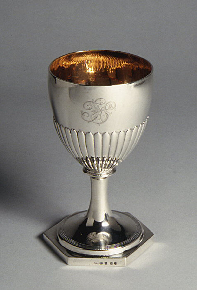 Standing cup