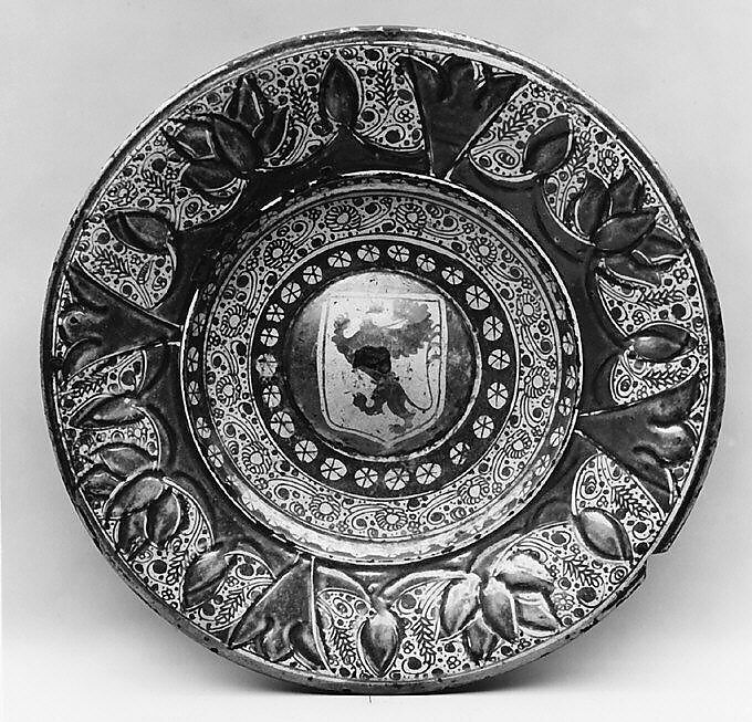 Dish, Tin-glazed and luster-painted earthenware, Spanish, Valencia 