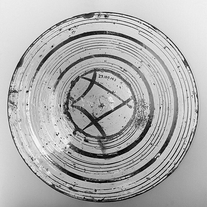 Dish, Tin-glazed and luster-painted earthenware, Spanish, Catalonia (possibly Reus)