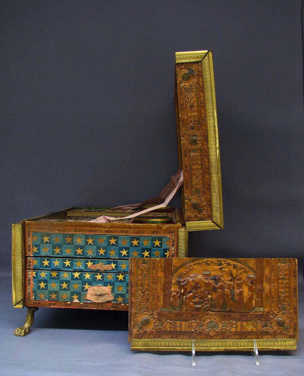 Toilet box, Profile head of Napoleon after an original by Jean-Pierre Droz (French, La Chaux-de-Fonds, Neuchâtel 1746–1823 Paris), Straw on wood, gilt bronze, French