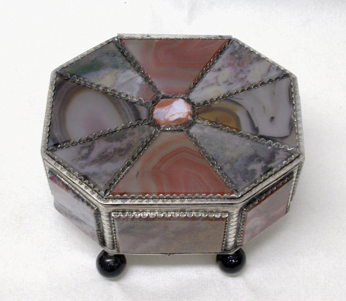 Box (part of a set), Agate with silver mounts, black onyx, Southern German