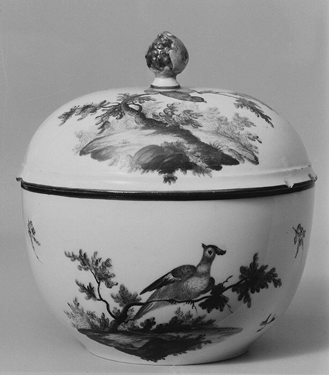 Sugar bowl with cover (part of a service), Frankenthal Porcelain Manufactory (German), Hard-paste porcelain, German, Frankenthal 