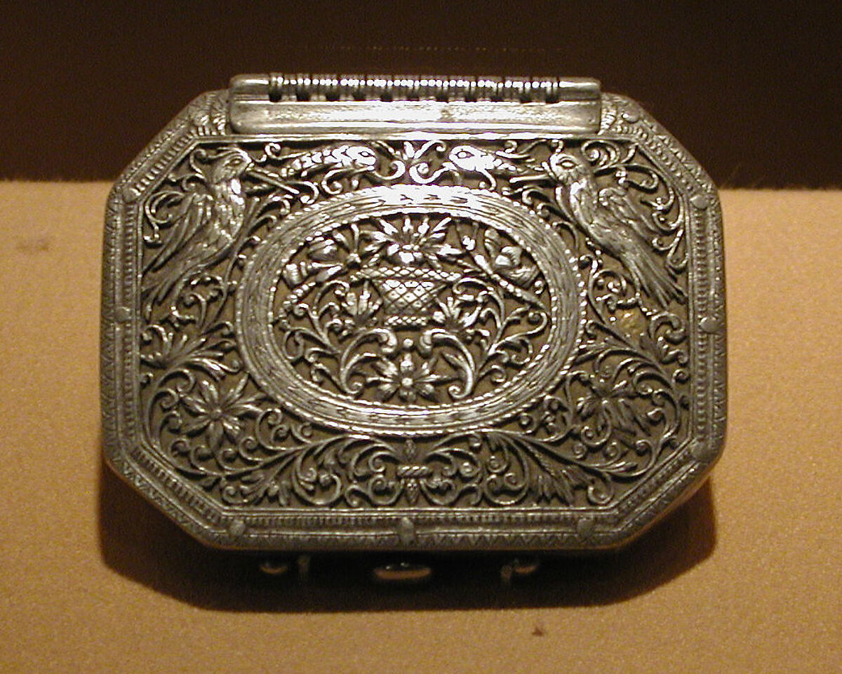 Sweetmeat box, Steel, with a panel of gilt steel overlaid with pierced and engraved steel, French 