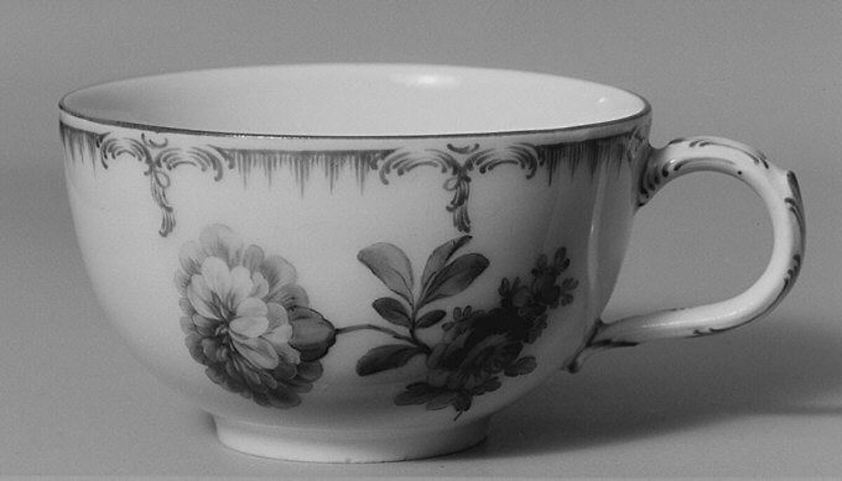 Cup, Royal Porcelain Manufactory, Berlin (German, founded 1763), Hard-paste porcelain, German, Berlin 