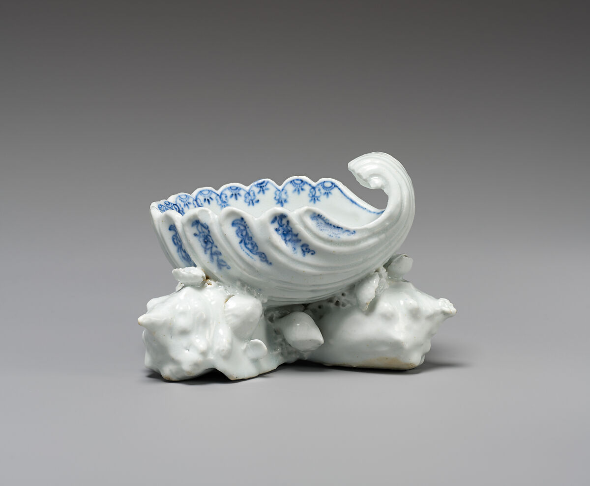 Sweetmeat dish (one of a pair), Bow Porcelain Factory (British, 1747–1776), Soft-paste porcelain, British, Bow, London