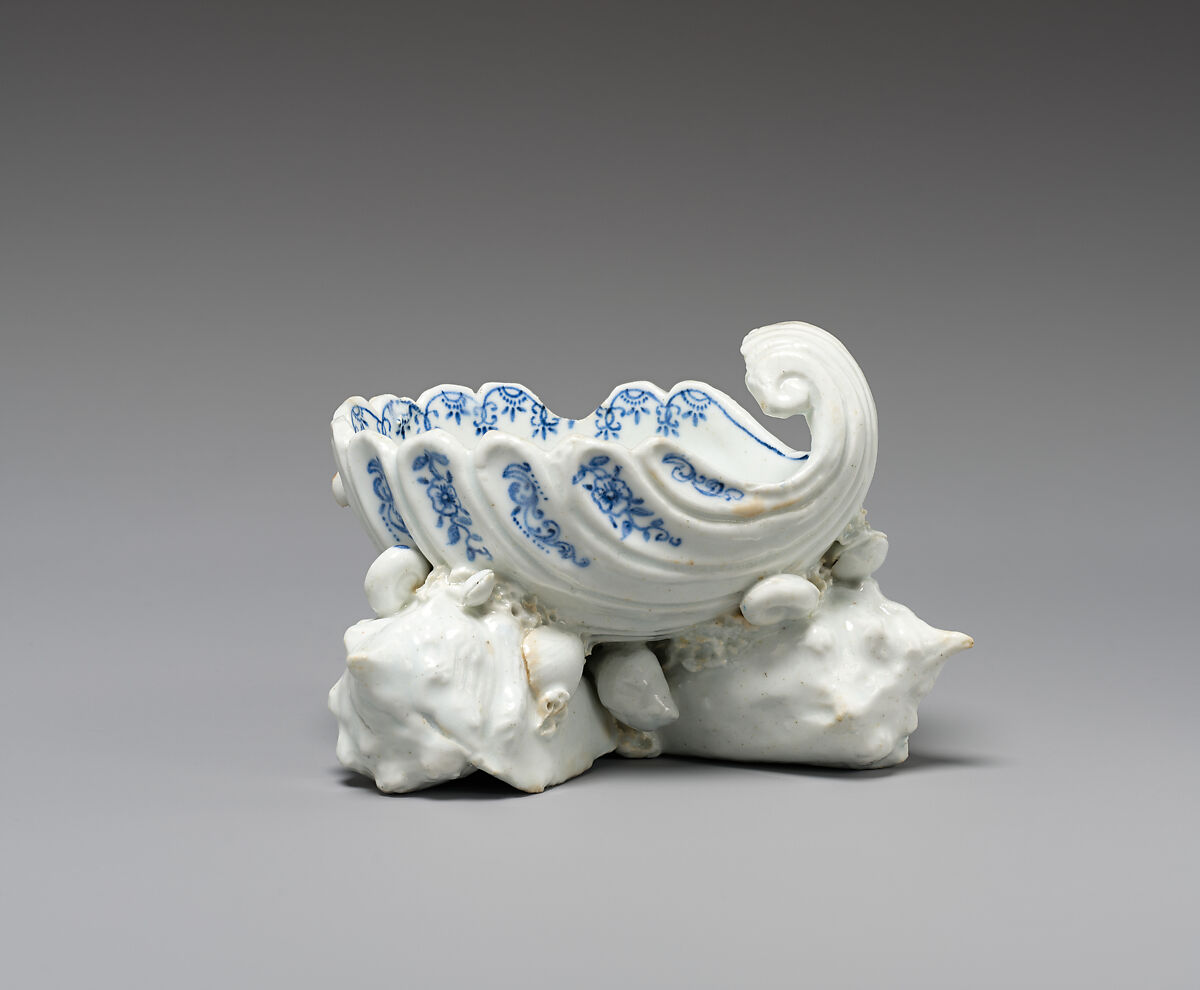 Sweetmeat dish (one of a pair), Bow Porcelain Factory (British, 1747–1776), Soft-paste porcelain, British, Bow, London