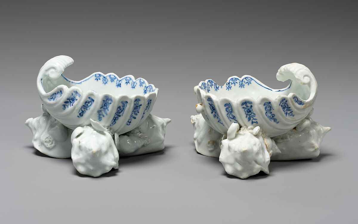 Sweetmeat dish (one of a pair), Bow Porcelain Factory (British, 1747–1776), Soft-paste porcelain, British, Bow, London