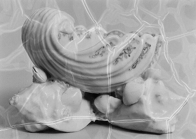 Sweetmeat dish (one of a pair), Bow Porcelain Factory (British, 1747–1776), Soft-paste porcelain, British, Bow, London