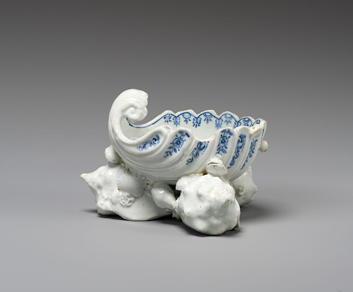 Sweetmeat dish (one of a pair), Bow Porcelain Factory (British, 1747–1776), Soft-paste porcelain, British, Bow, London 