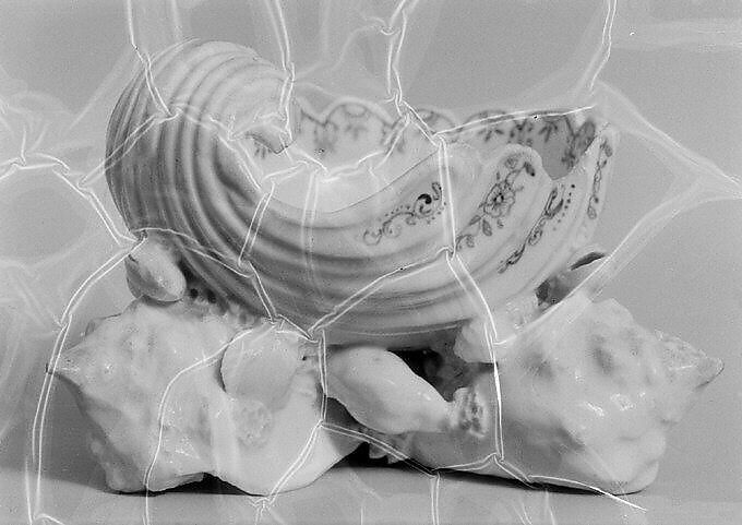 Sweetmeat dish (one of a pair), Bow Porcelain Factory (British, 1747–1776), Soft-paste porcelain, British, Bow, London