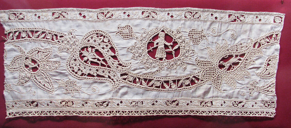 Fragment, Italian, 17th century, Italian, Needle lace, punto in aria, L. 5  x W. 2 1/2 inches, 12.7 x 6.4 cm, Textiles-Laces Stock Photo - Alamy