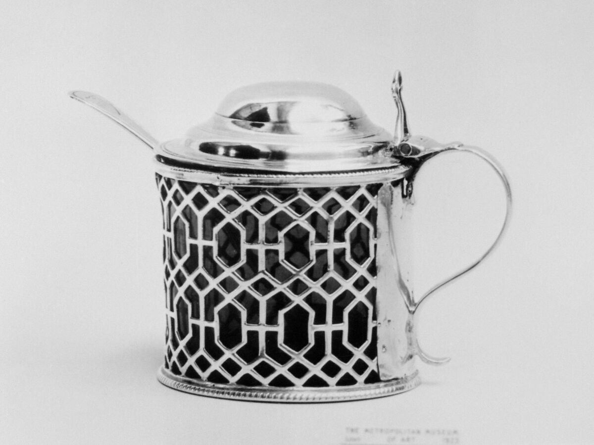 Mustard pot and spoon (one of a pair), Edward Aldridge II (active 1758– after 1781), Silver, British, London 