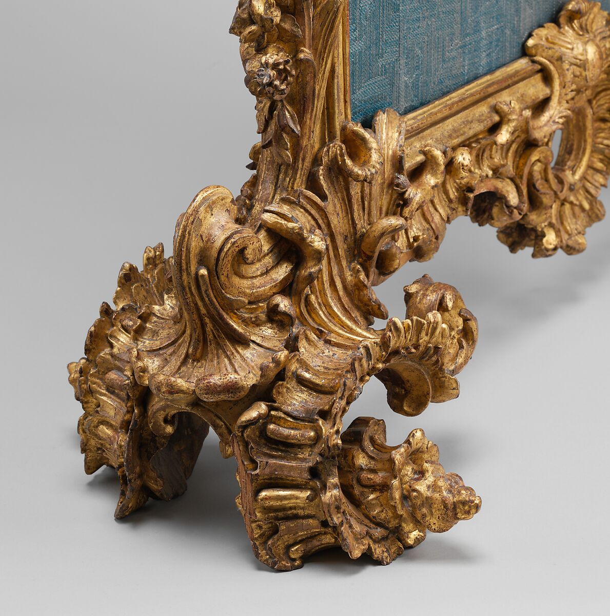 Fire screen, Probably carved by Ferdinand Hundt (ca. 1704–1758), Carved and gilded oak; silk panel not original to screen, German, Würzberg