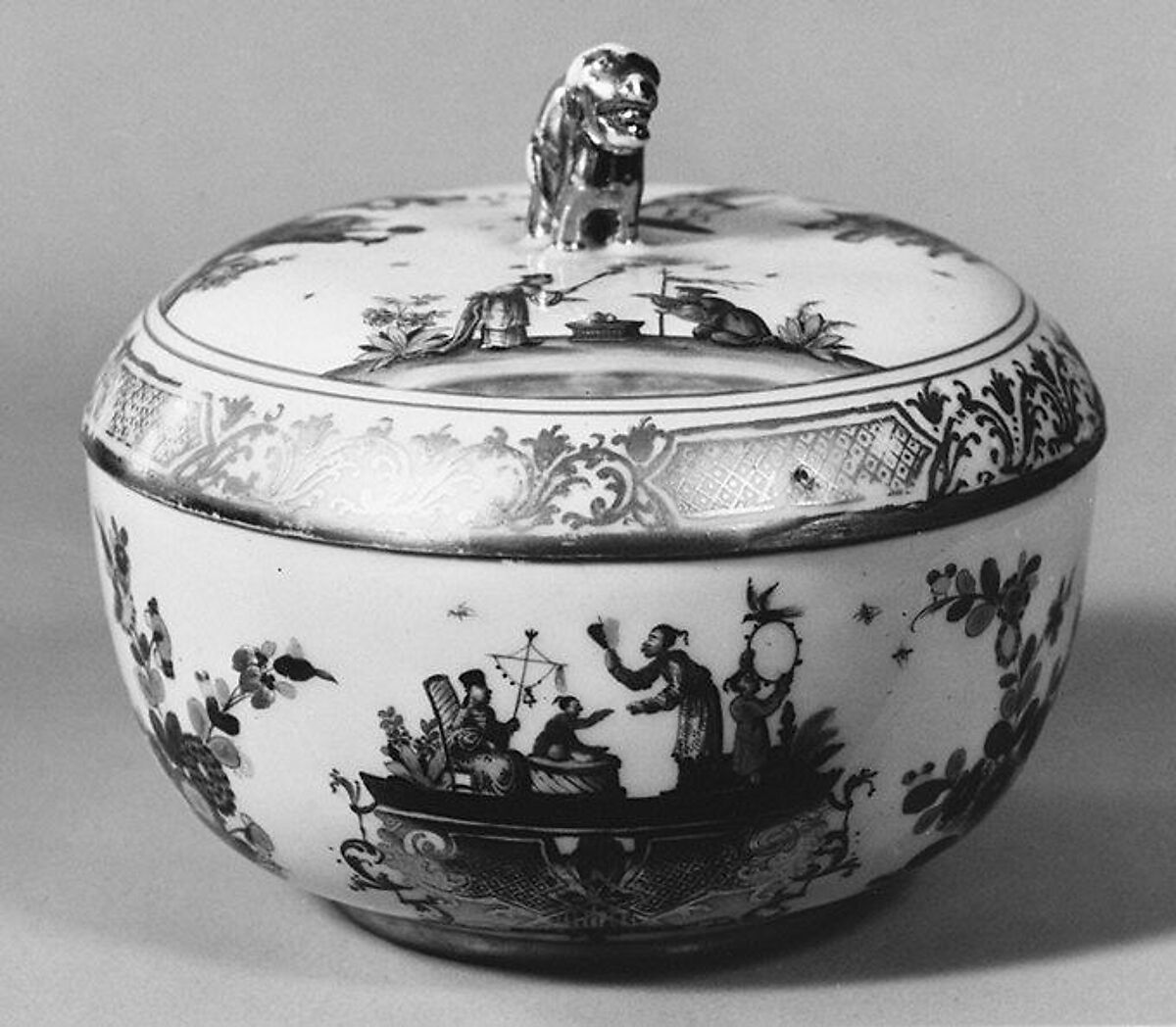Bowl with cover, Meissen Manufactory (German, 1710–present), Porcelain, German, Meissen 