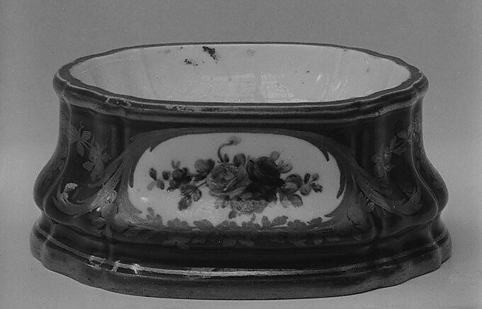 Salt (one of two) (part of a service), Sèvres Manufactory (French, 1740–present), Soft-paste porcelain, French, Sèvres 