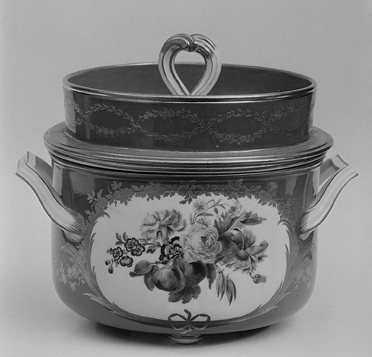Ice pail with cover and liner (seau à glace) (one of three) (part of a service), Sèvres Manufactory (French, 1740–present), Soft-paste porcelain, French, Sèvres 