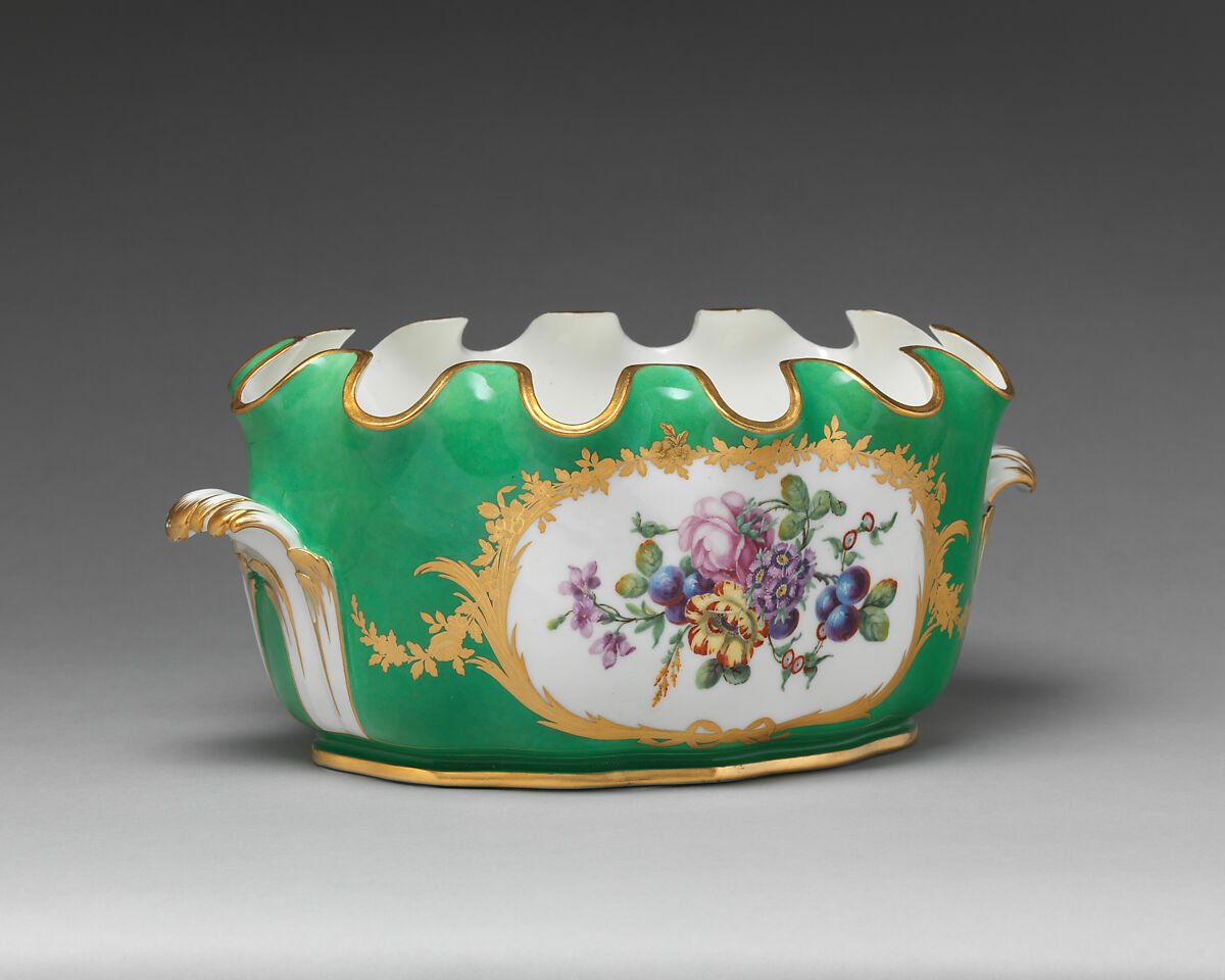 Monteith (seau crennelé) (one of two) (part of a service), Sèvres Manufactory (French, 1740–present), Soft-paste porcelain, French, Sèvres