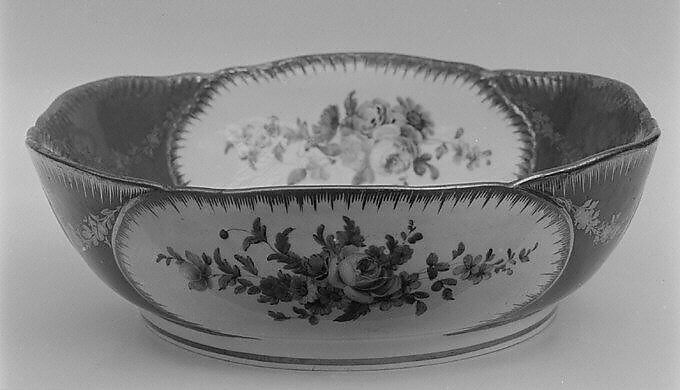 Salad bowl (saladier) (one of six) (part of a service), Sèvres Manufactory (French, 1740–present), Soft-paste porcelain, French, Sèvres 