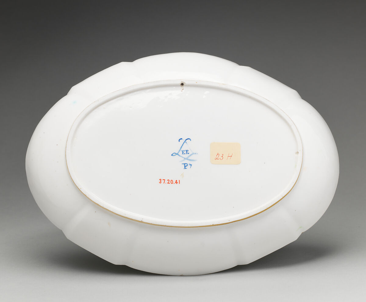 Fruit dish (compotier ovale) (one of two) (part of a service), Sèvres Manufactory (French, 1740–present), Soft-paste porcelain, French, Sèvres