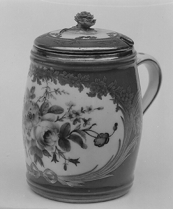 Mustard pot with cover (one of two) (part of a service), Sèvres Manufactory (French, 1740–present), Soft-paste porcelain, French, Sèvres 