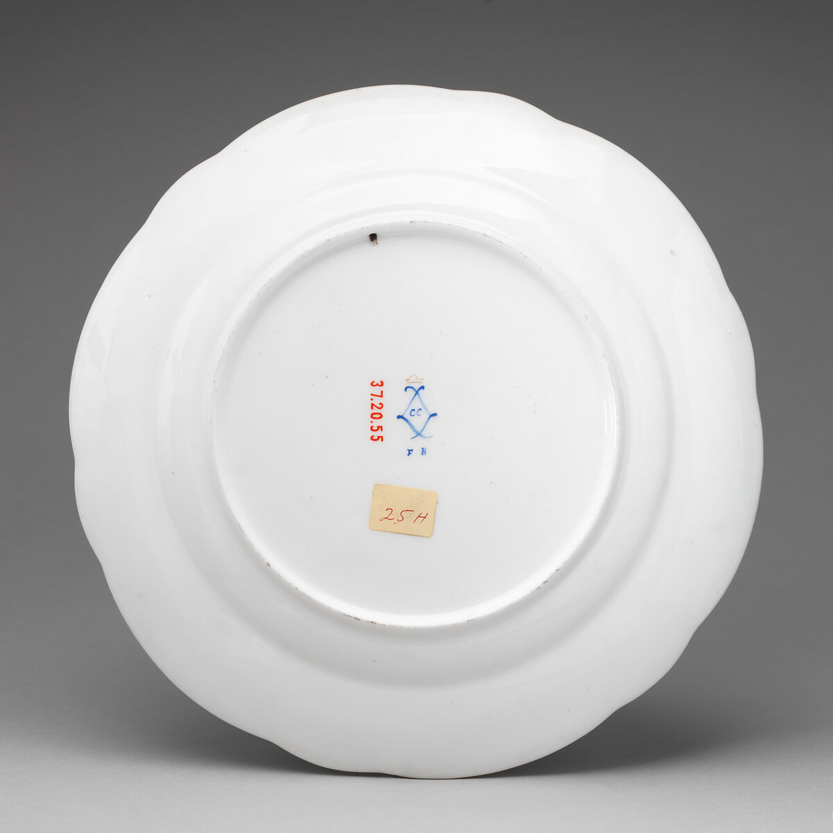 Plate (assiette à palmes) (1 of 102) (part of a service), Sèvres Manufactory (French, 1740–present), Soft-paste porcelain, French, Sèvres