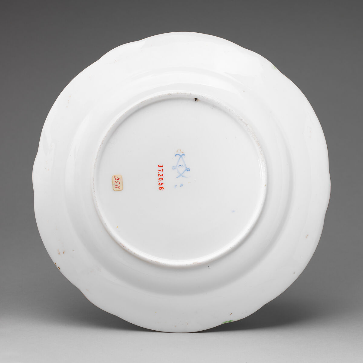 Plate (assiette à palmes) (1 of 102) (part of a service), Sèvres Manufactory (French, 1740–present), Soft-paste porcelain, French, Sèvres
