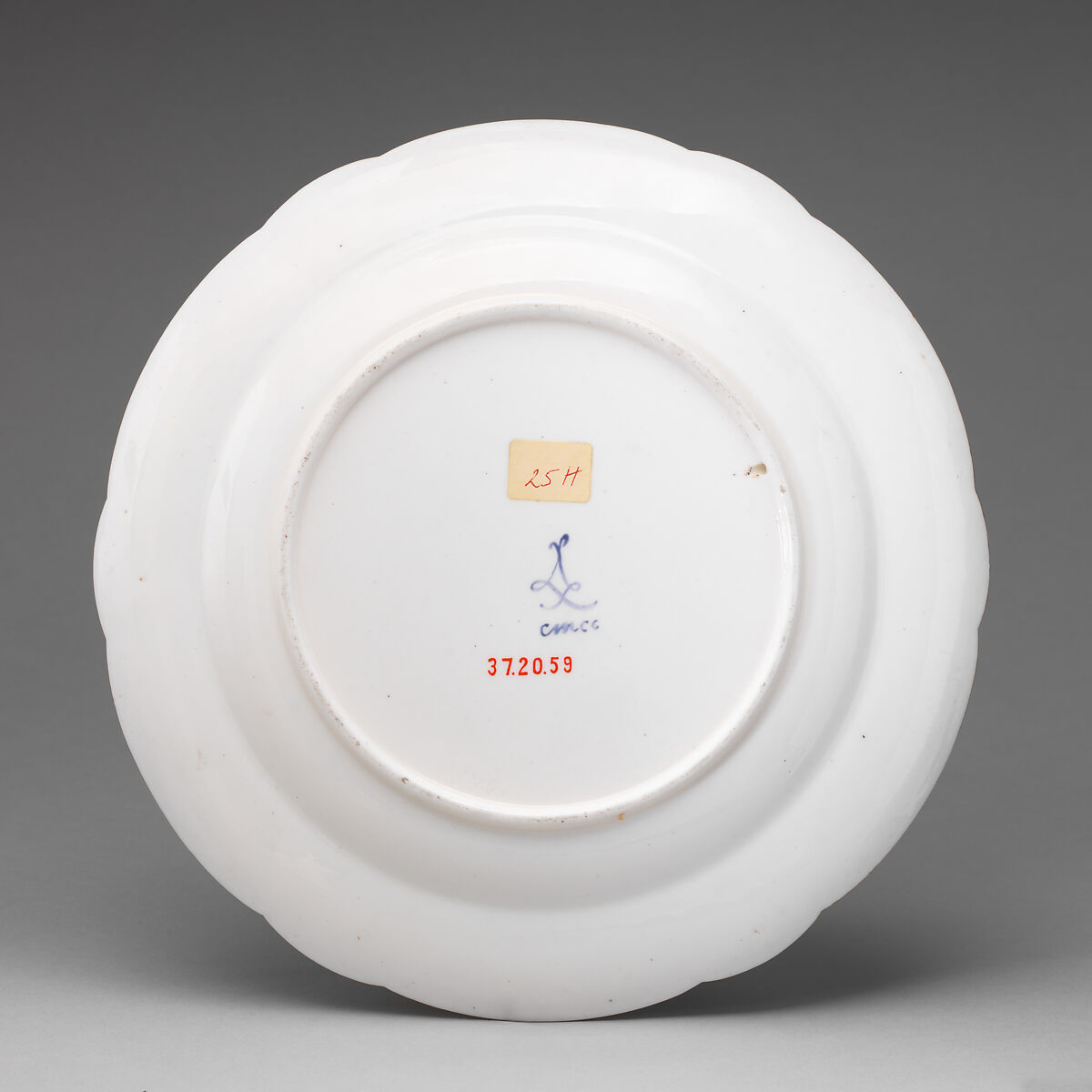 Plate (assiette à palmes) (1 of 102) (part of a service), Sèvres Manufactory (French, 1740–present), Soft-paste porcelain, French, Sèvres