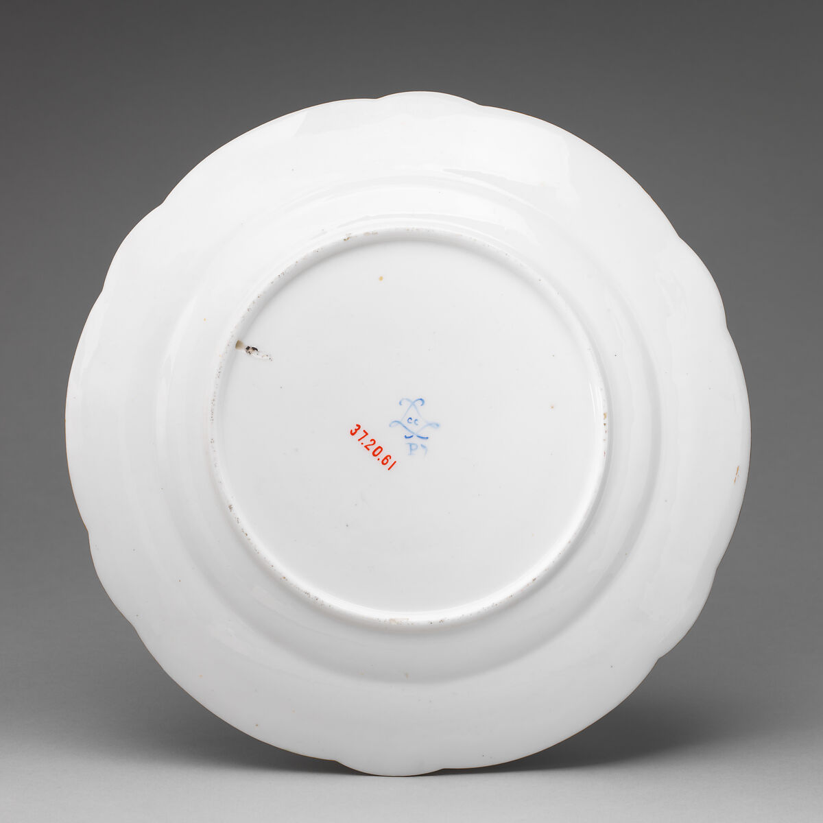 Plate (assiette à palmes) (1 of 102) (part of a service), Sèvres Manufactory (French, 1740–present), Soft-paste porcelain, French, Sèvres