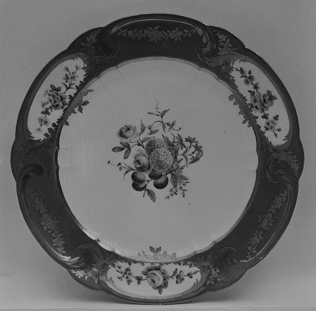 Plate (Assiette à palmes) (1 of 102) (part of a service), Sèvres Manufactory (French, 1740–present), Soft-paste porcelain, French, Sèvres 