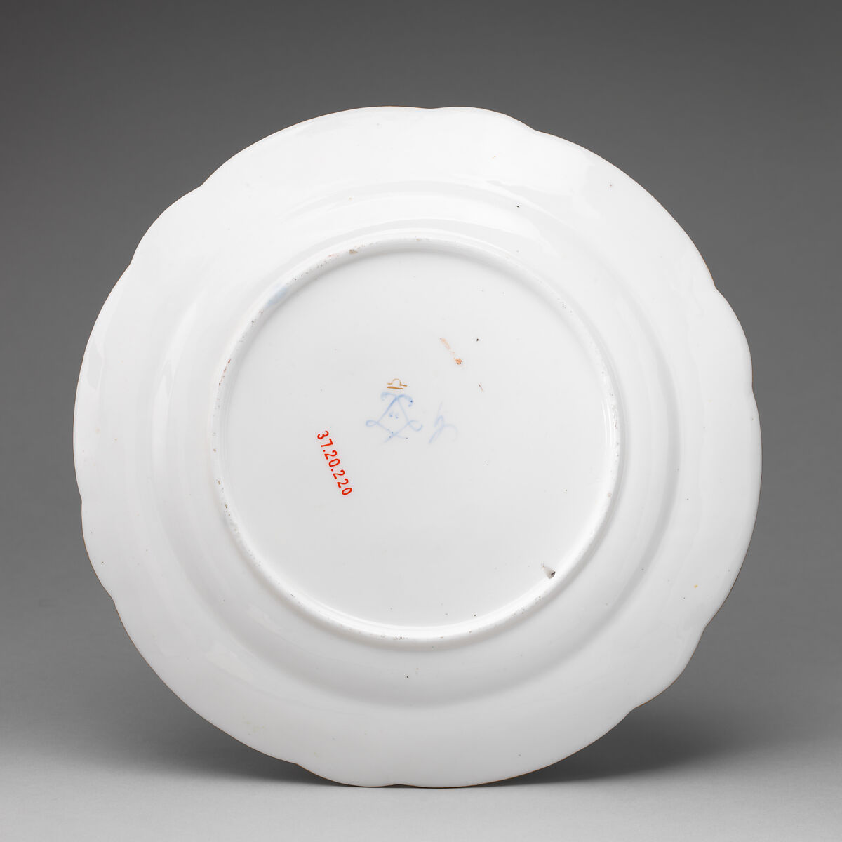 Plate (Assiette à palmes) (1 of 102) (part of a service), Sèvres Manufactory (French, 1740–present), Soft-paste porcelain, French, Sèvres