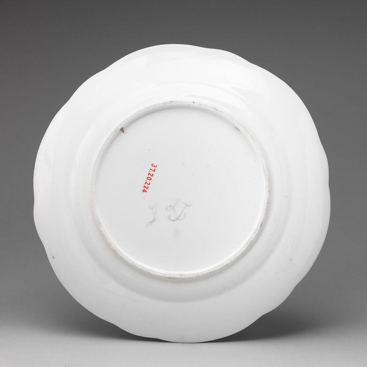 Plate (Assiette à palmes) (1 of 102) (part of a service), Sèvres Manufactory (French, 1740–present), Soft-paste porcelain, French, Sèvres