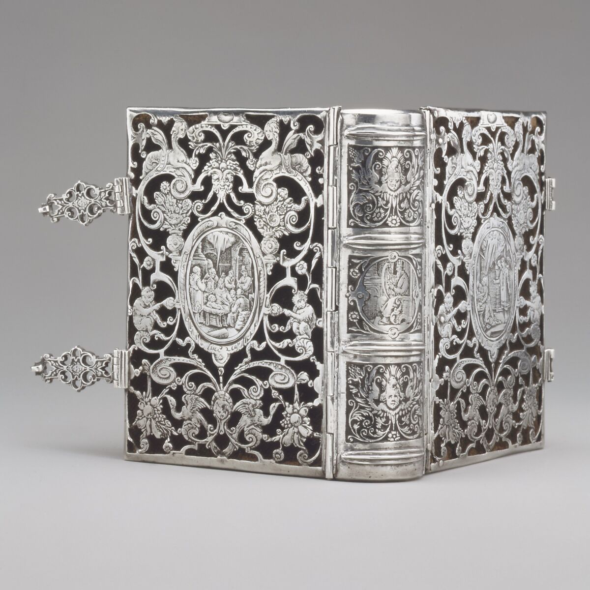 Book cover, Silver, lined with black velvet, containing a contemporary psalter, Dutch, possibly Amsterdam