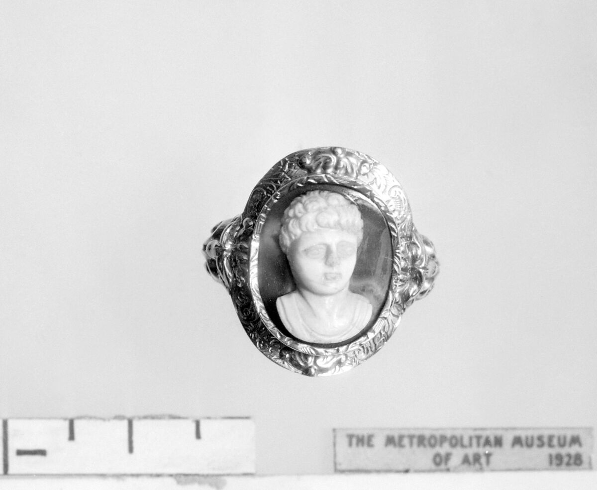 Head of a man, Sardonyx and gold, Italian 