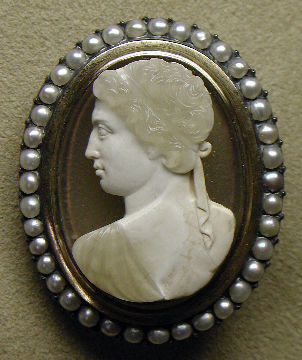 Bust of an athlete, Sardonyx, mounted in gold with pearls as a pin, probably Italian 