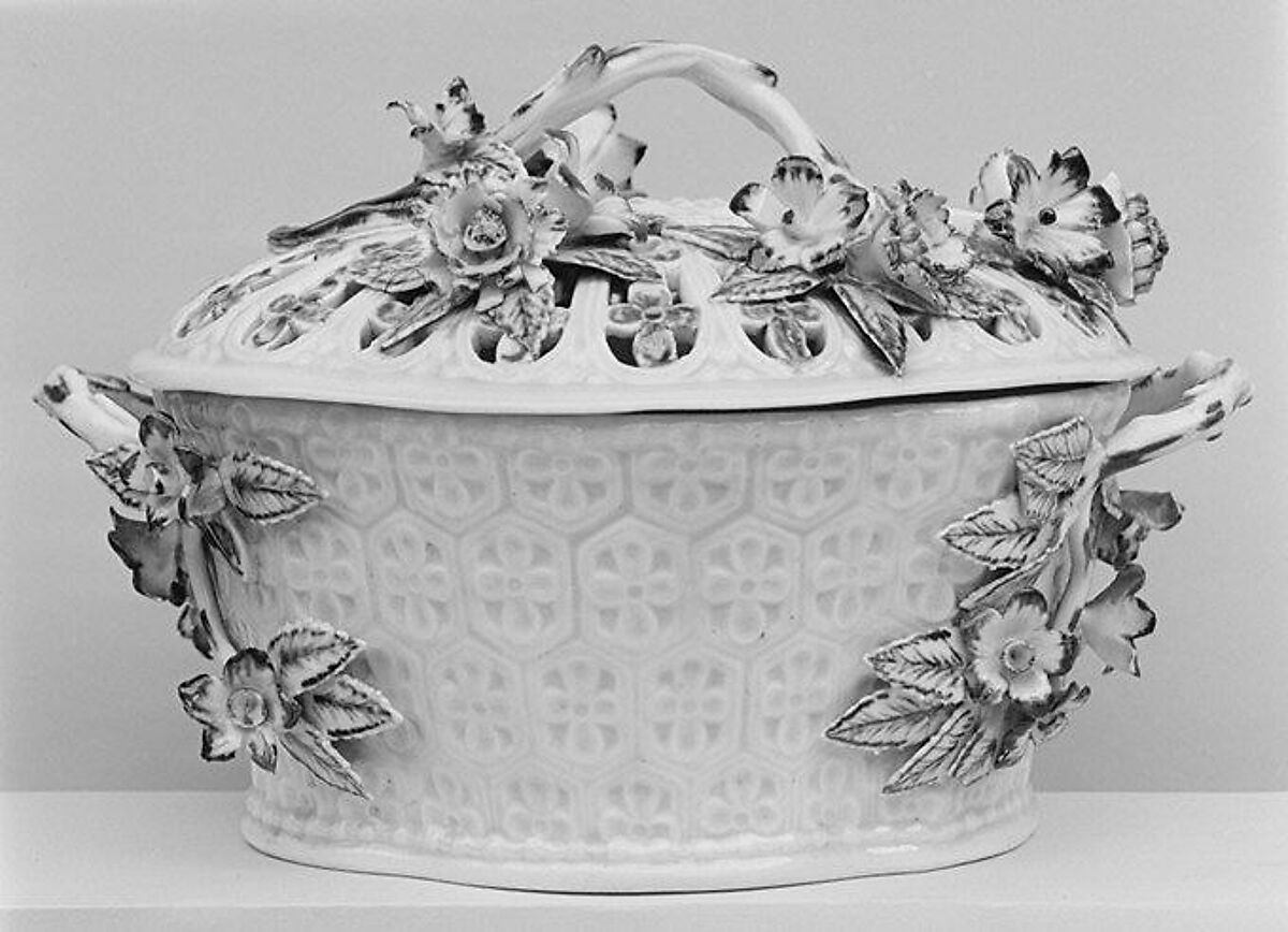 Dessert basket with cover, Worcester factory (British, 1751–2008), Soft-paste porcelain, British, Worcester 