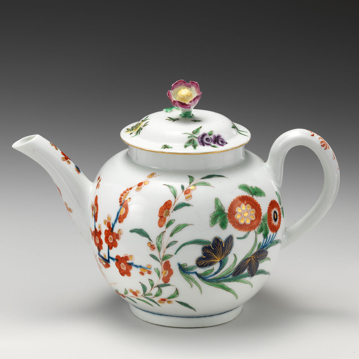 Teapot (part of a service), Worcester factory (British, 1751–2008), Soft-paste porcelain with enamel decoration and gilding, British, Worcester 