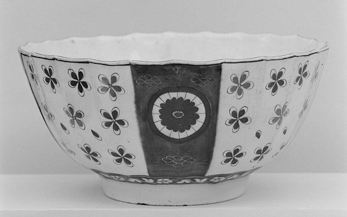 Bowl (part of a service), Worcester factory (British, 1751–2008), Soft-paste porcelain, British, Worcester 