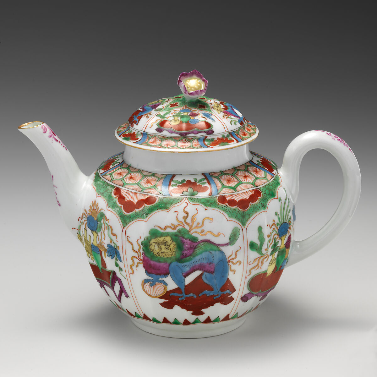 Teapot, Worcester factory (British, 1751–2008), Soft-paste porcelain with enamel decoration and gilding, British, Worcester 