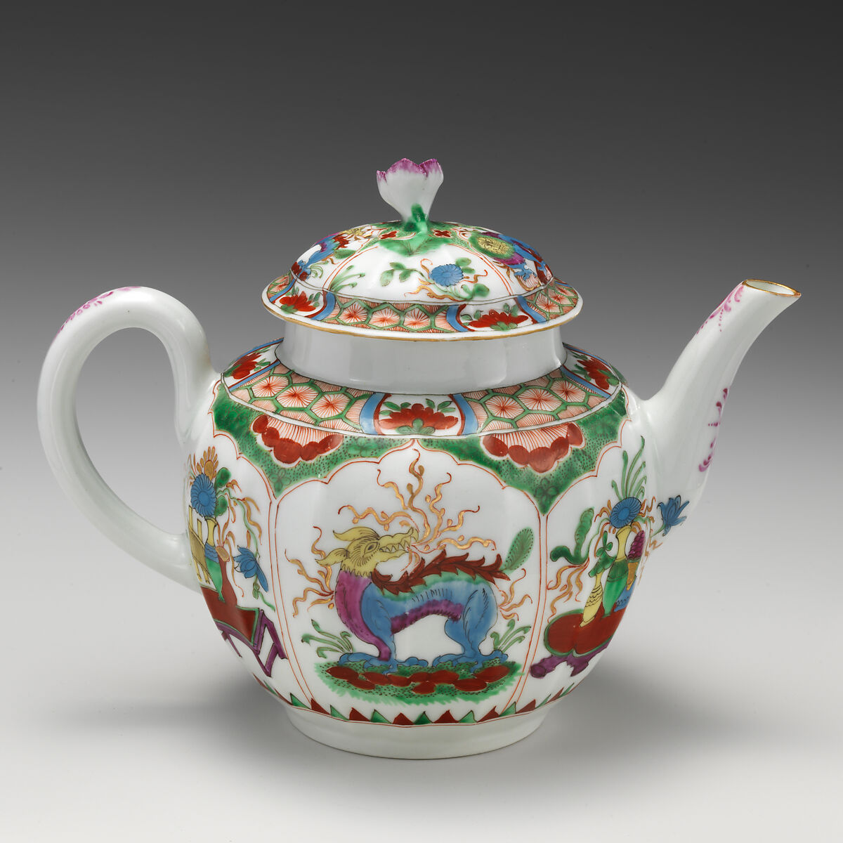 Teapot, Worcester factory (British, 1751–2008), Soft-paste porcelain with enamel decoration and gilding, British, Worcester