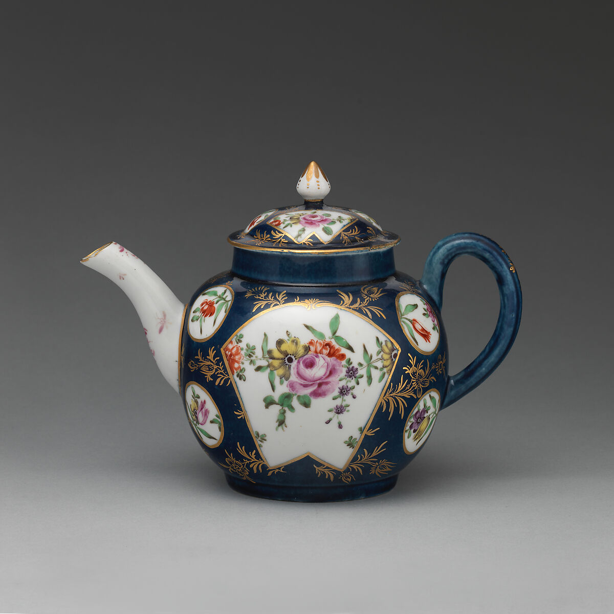 Teapot, Worcester factory (British, 1751–2008), Soft-paste porcelain, British, Worcester 