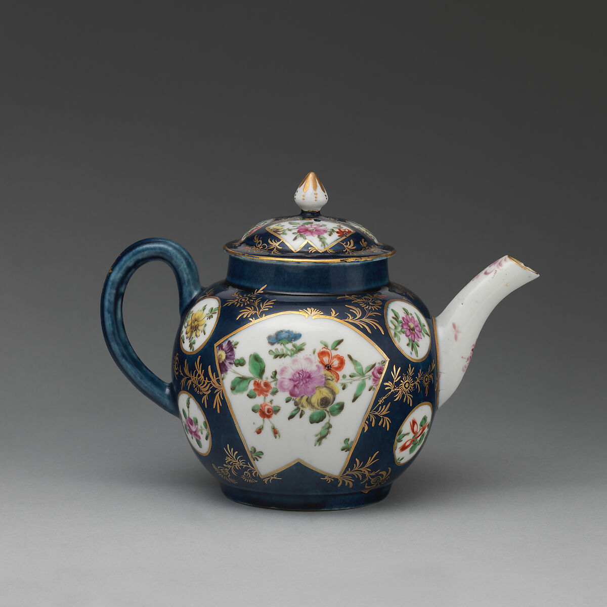 Teapot, Worcester factory (British, 1751–2008), Soft-paste porcelain, British, Worcester
