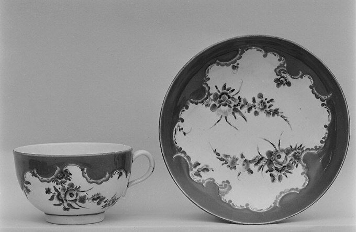 Cup and saucer, Worcester factory (British, 1751–2008), Soft-paste porcelain, British, Worcester 