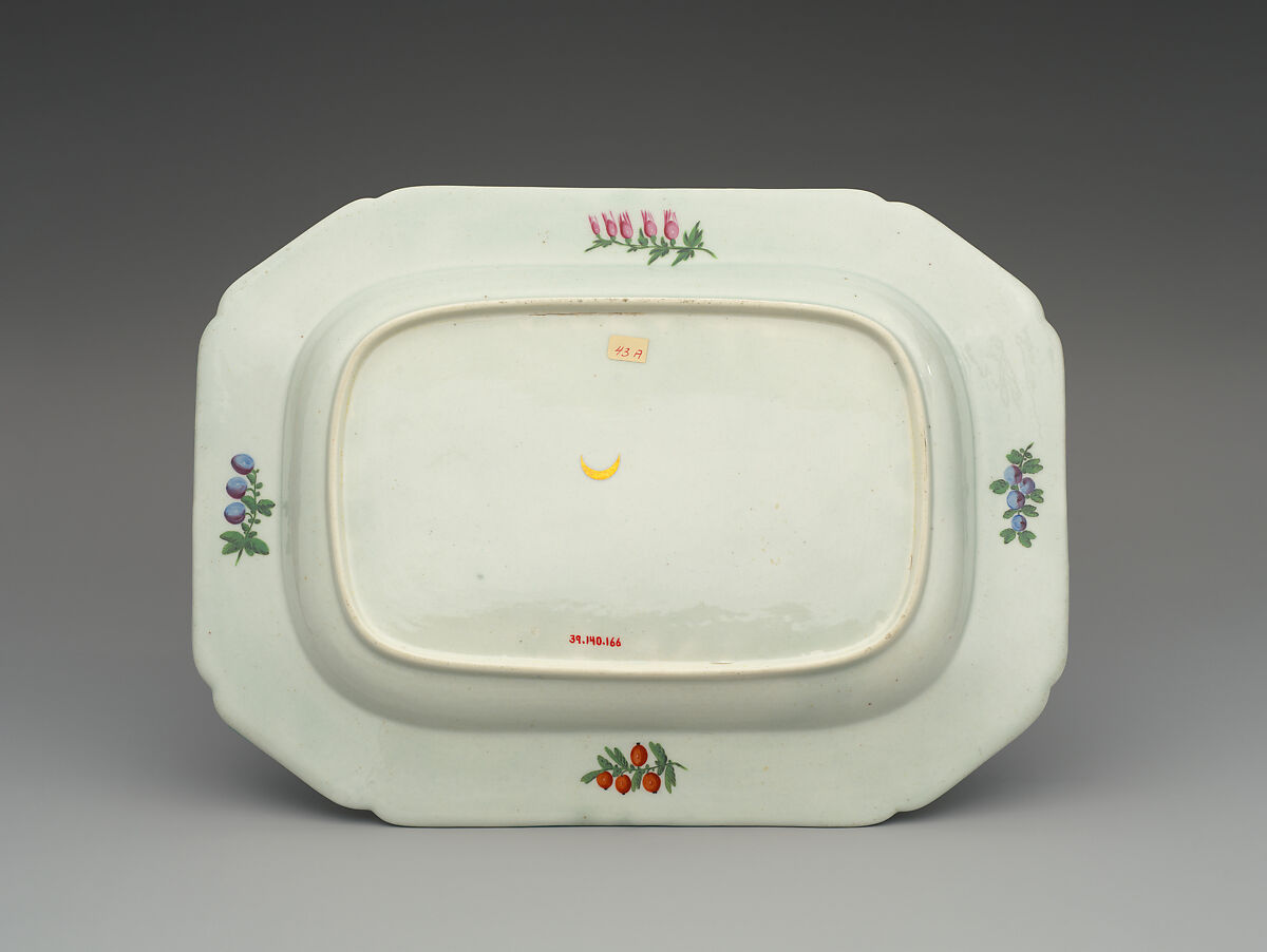 Platter, Worcester factory (British, 1751–2008), Soft-paste porcelain, British, Worcester