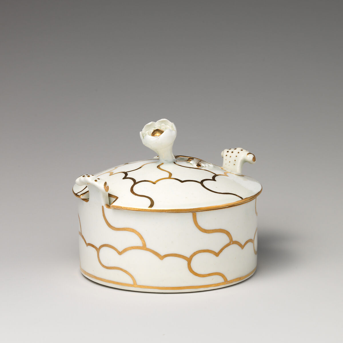 Butter dish with cover (part of a service), Worcester factory (British, 1751–2008), Soft-paste porcelain, British, Worcester