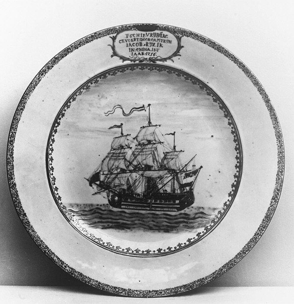 Plate, Hard-paste porcelain, Chinese, for Dutch market 