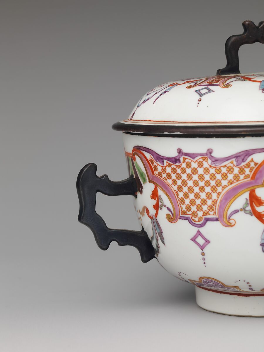 Cup with cover, Vienna, Hard-paste porcelain, Austrian, Vienna